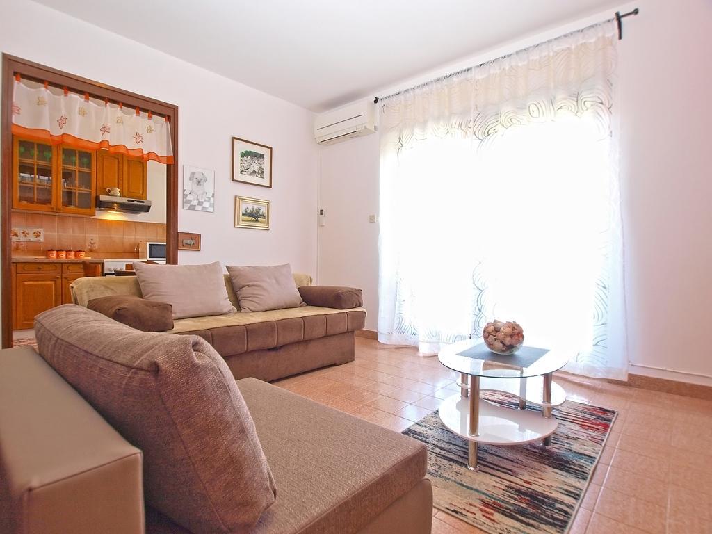 Apartment Snezana 1200 Fažana Esterno foto
